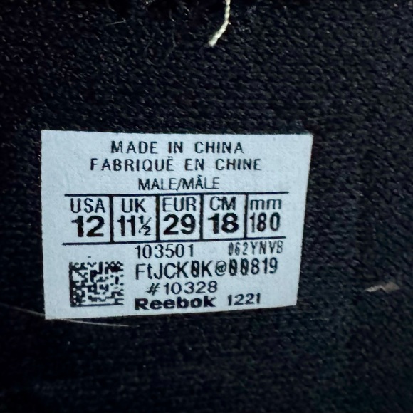 Two Pairs of Boy Slides Nautica + Reebok - Picture 2 of 5